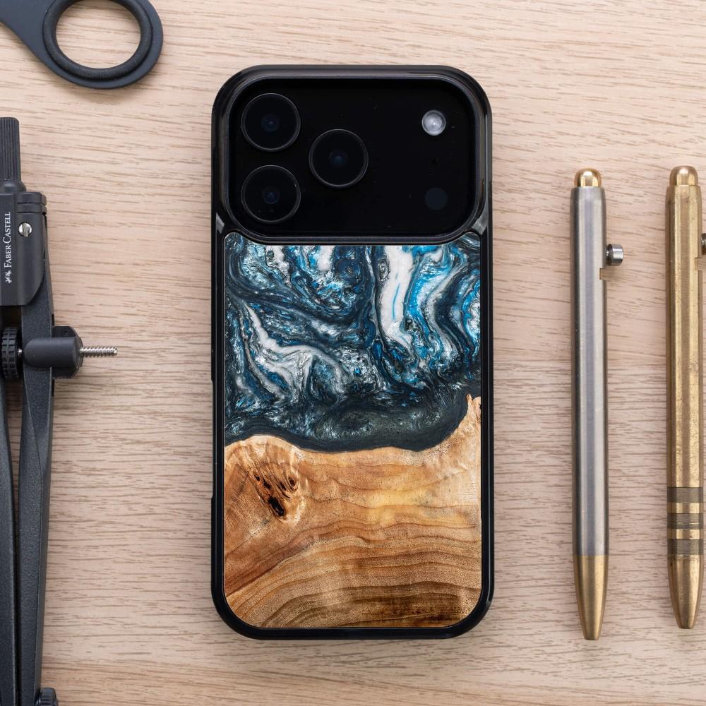 Bewood Unique Case for iPhone 17 Pro - Planets - Earth