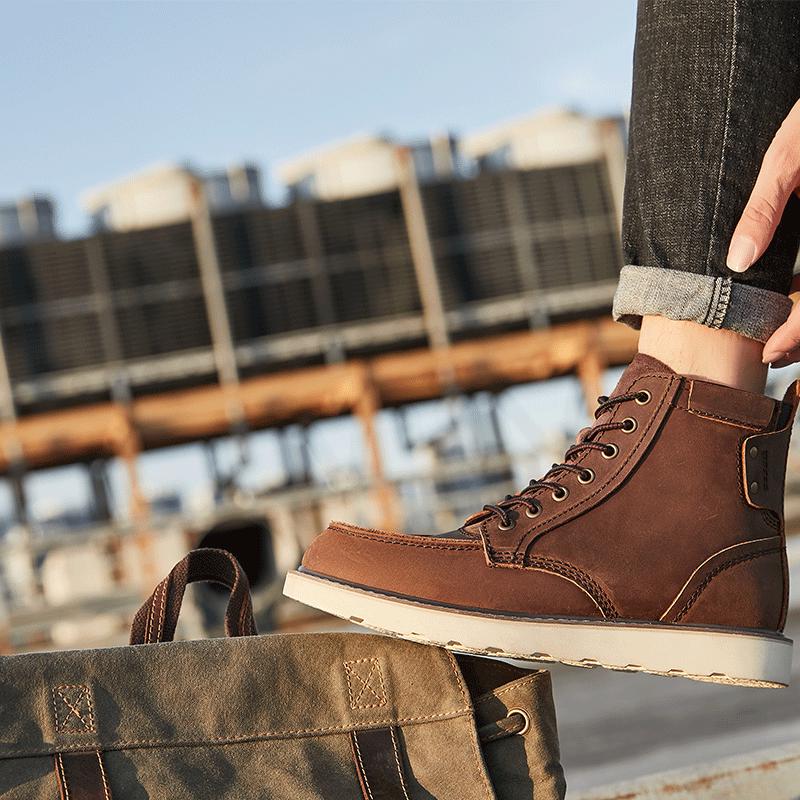 Мужские кожаные ботинки Martin цвета хаки American Retro 875 — желтые ботинки средней высоты в британском стиле.