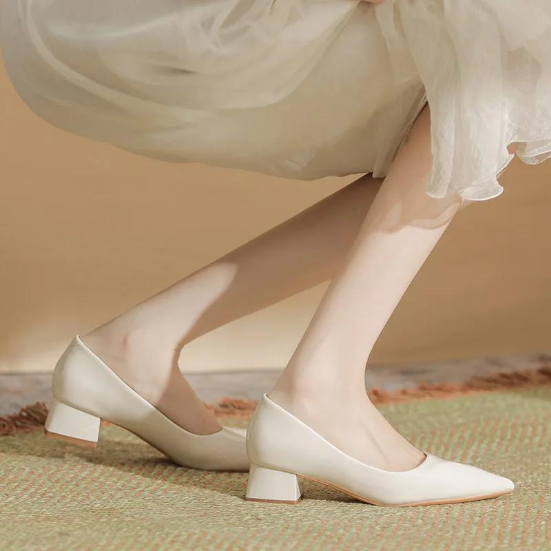 Женские туфли-лодочки с острыми толстыми каблуками, летняя мода, неглубокий толстый каблук, мягкие сексуальные лакированные туфли из натуральной кожи, повседневные туфли для вечеринок