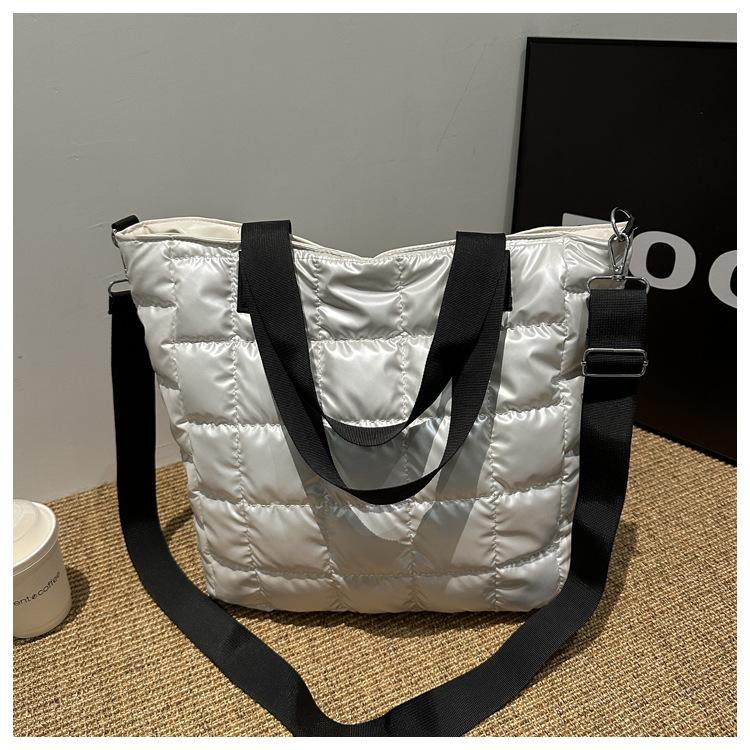 Вышитая нитью квадратная простая модная большая вместимость 2024 новый тренд повседневная портативная сумка через плечо косая сумка