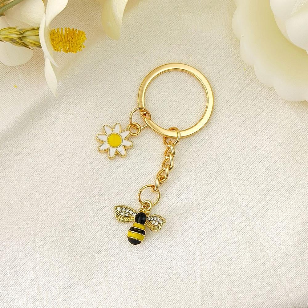 Брелки для ключей Cartoon Garden, мини-подвеска из металла и эмали, креативный брелок для ключей в виде цветка пчелы для женщин и мужчин