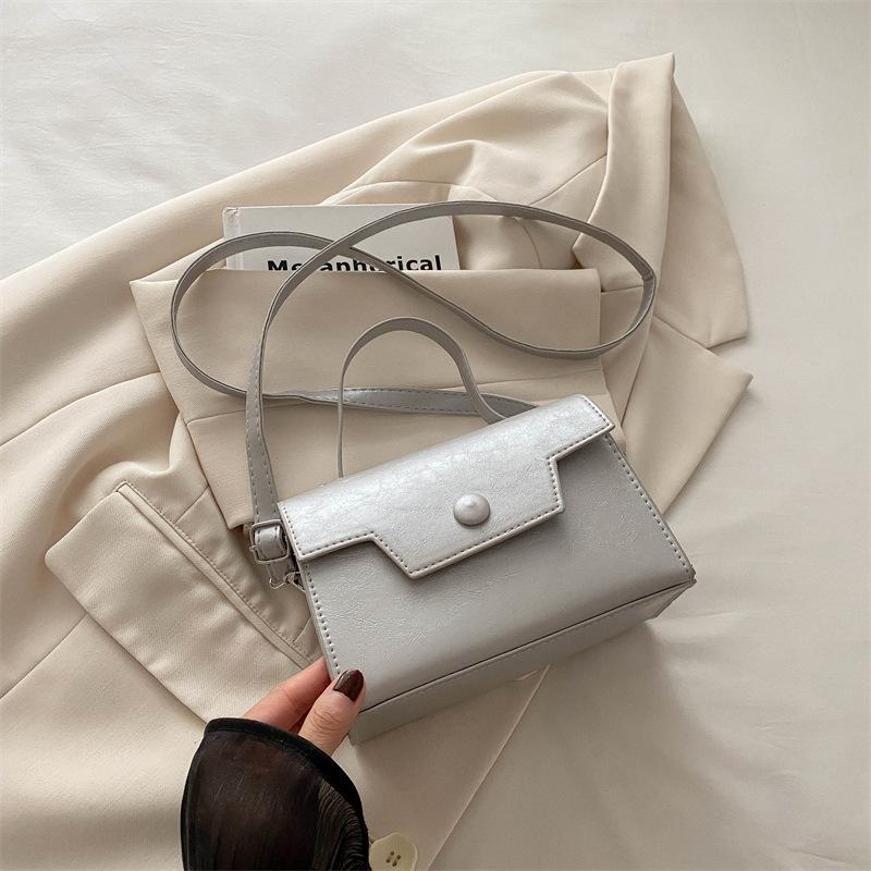 High Value Small Bag Women's Bag 2025 New Fashion Shoulder Messenger Bag Spring and Summer Simple Portable Small Square Bag