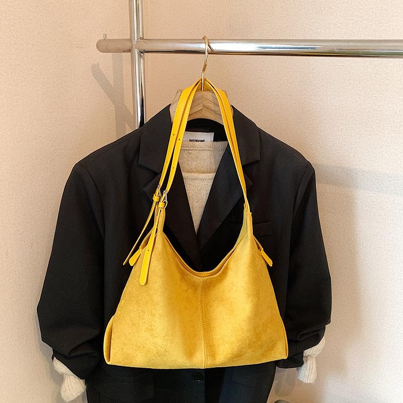 Стильная замшевая сумка-тоут на одно плечо в стиле ретро: Универсальная сумка-мессенджер большой вместимости