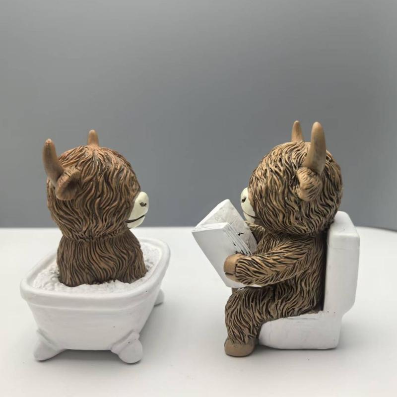 Durability Resin Toilet Seat Cow Statue Bathroom Ornamentation Sculpture With Smooth Surfaces Easy To Clean for Counter top