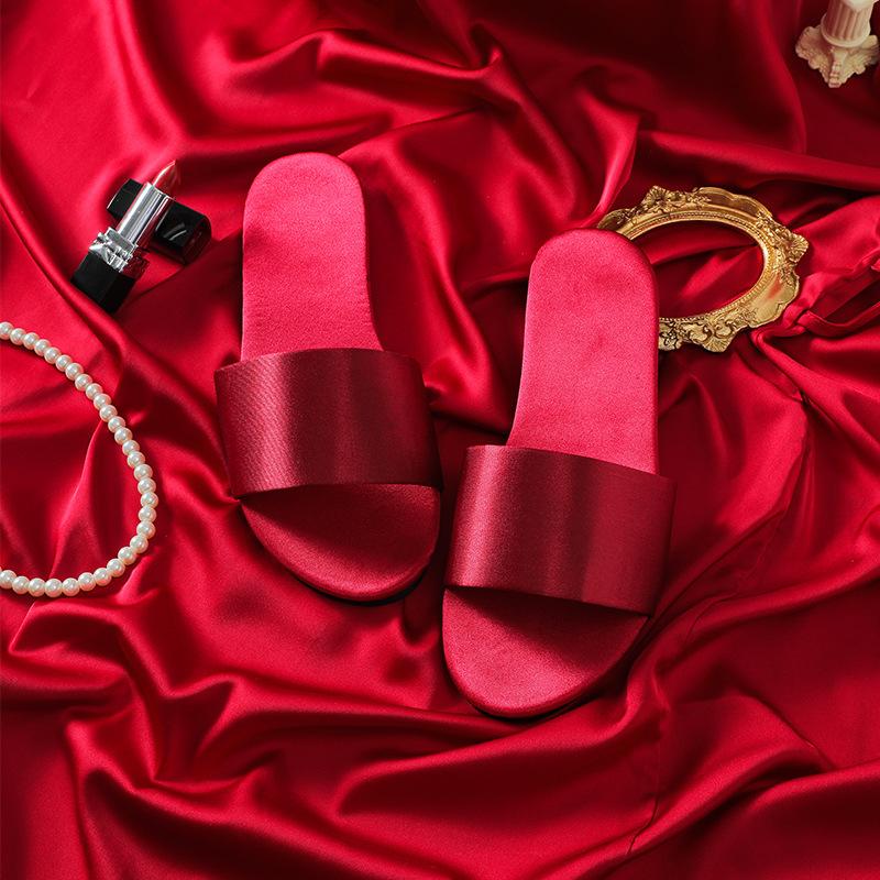 Новые свадебные тапочки для подружки невесты с вышивкой, свадебные шелковые красные тапочки, свадебный утренний халат невесты в сочетании с женской обувью