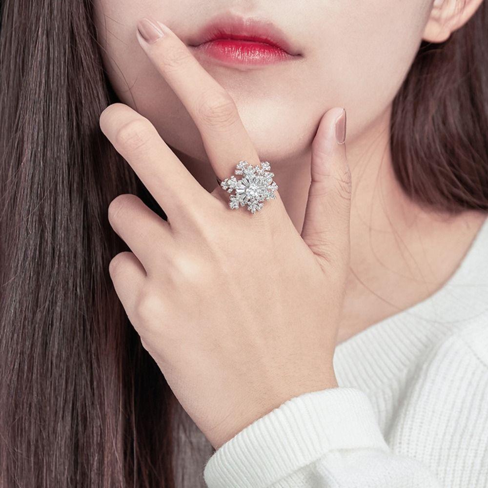 Sparkling Rotatable Snowflower Ring Light Luxury Zircon Finger Ring Snowflake Ring Wedding