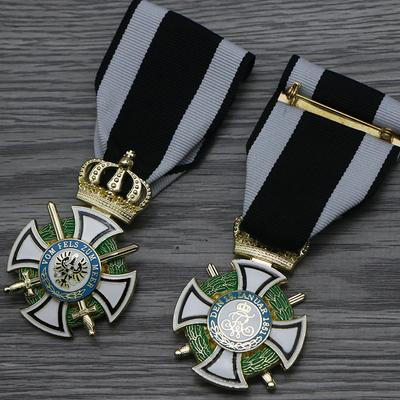 Кино- и телереквизит, Рыцарь ордена Пруссии, Орден Гогенцоллернов, вариант знака с двумя мечами