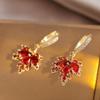 Серьги-гвоздики с красным кленовым листом из стразов для женщин, французский темперамент, кристальные серьги с кисточками, свадебные украшения для вечеринки, подарок