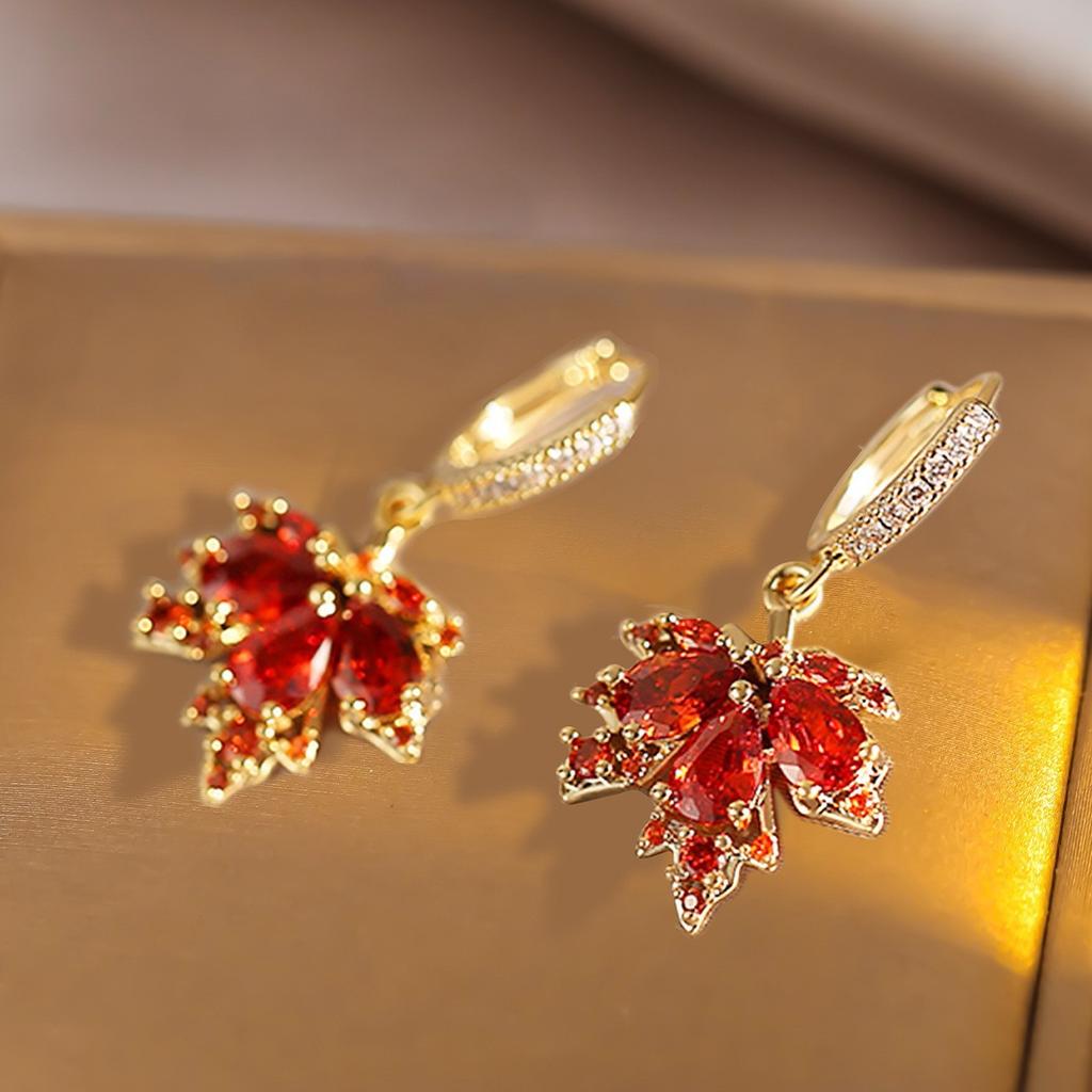 Серьги-гвоздики с красным кленовым листом из стразов для женщин, французский темперамент, кристальные серьги с кисточками, свадебные украшения для вечеринки, подарок