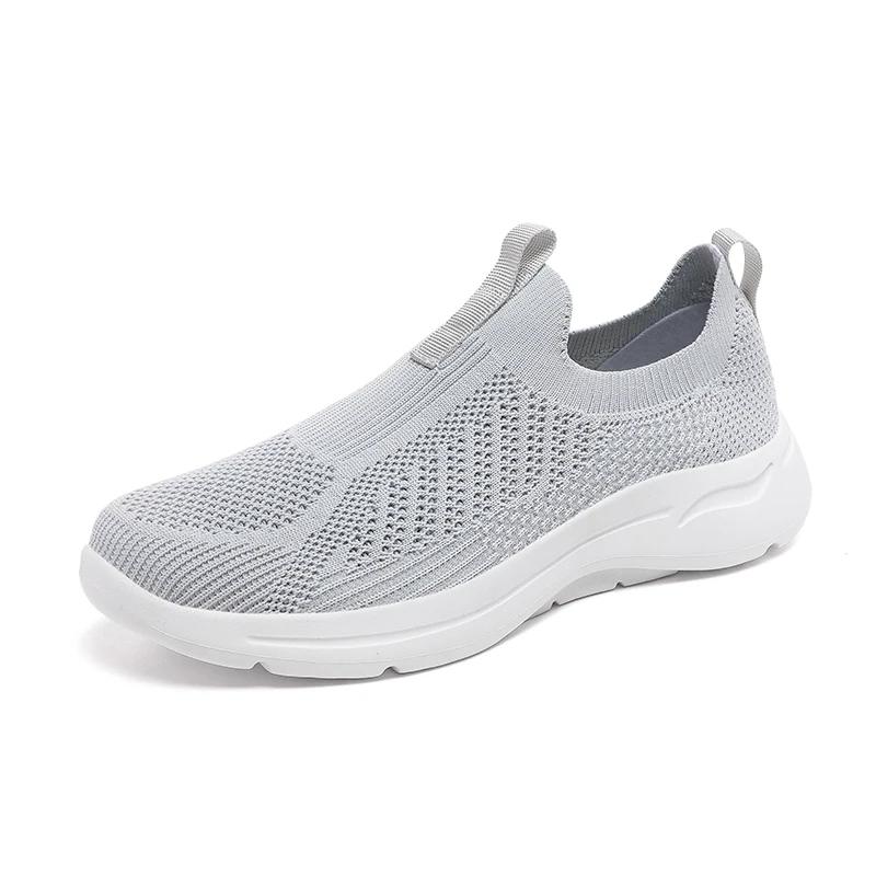 Summer Super Light Athletic Shoes for Men Fashion Hard-wearing Slip-on Male Footwear Breathable Casual Men Sneakers New