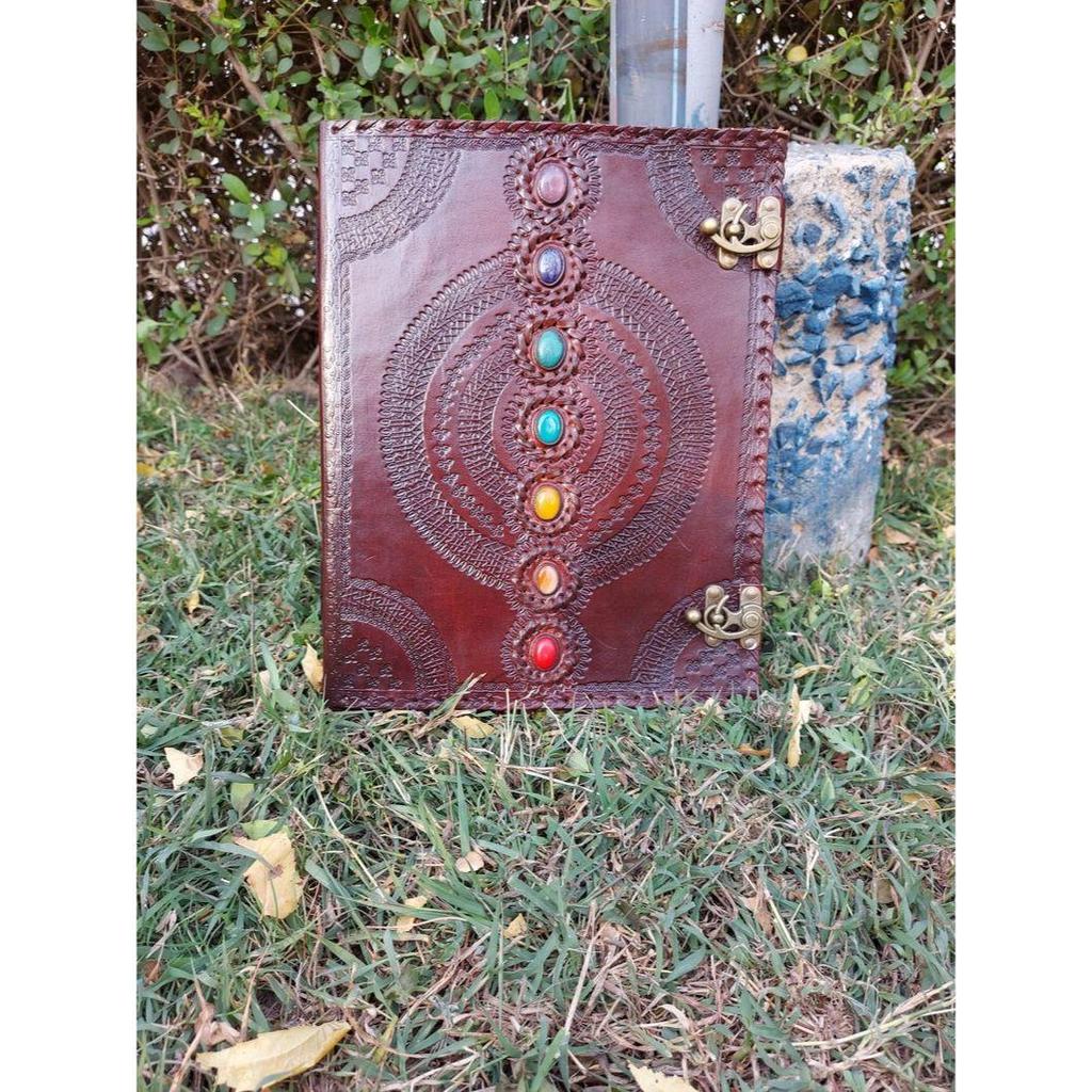 Кожаная Книга-журнал Seven Chakra Средневековая Каменная Тисненая Книга Теней Ручной Работы Блокнот Путешествующая Книга Скетчбук Подарок на День Рождения