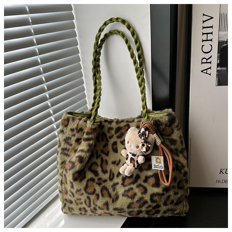 Street Style Leopard Print Plush Tote Bag With Magnetic Closure For Casual Daily Use