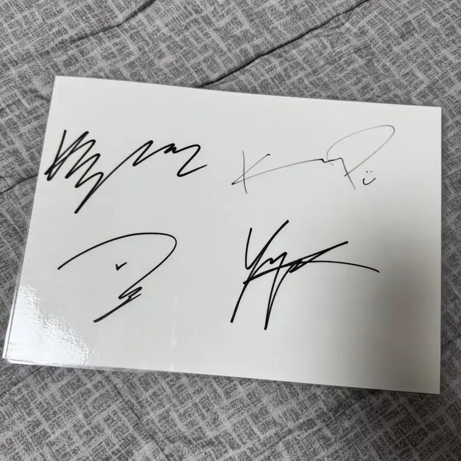 Selling DAY6 autographs.