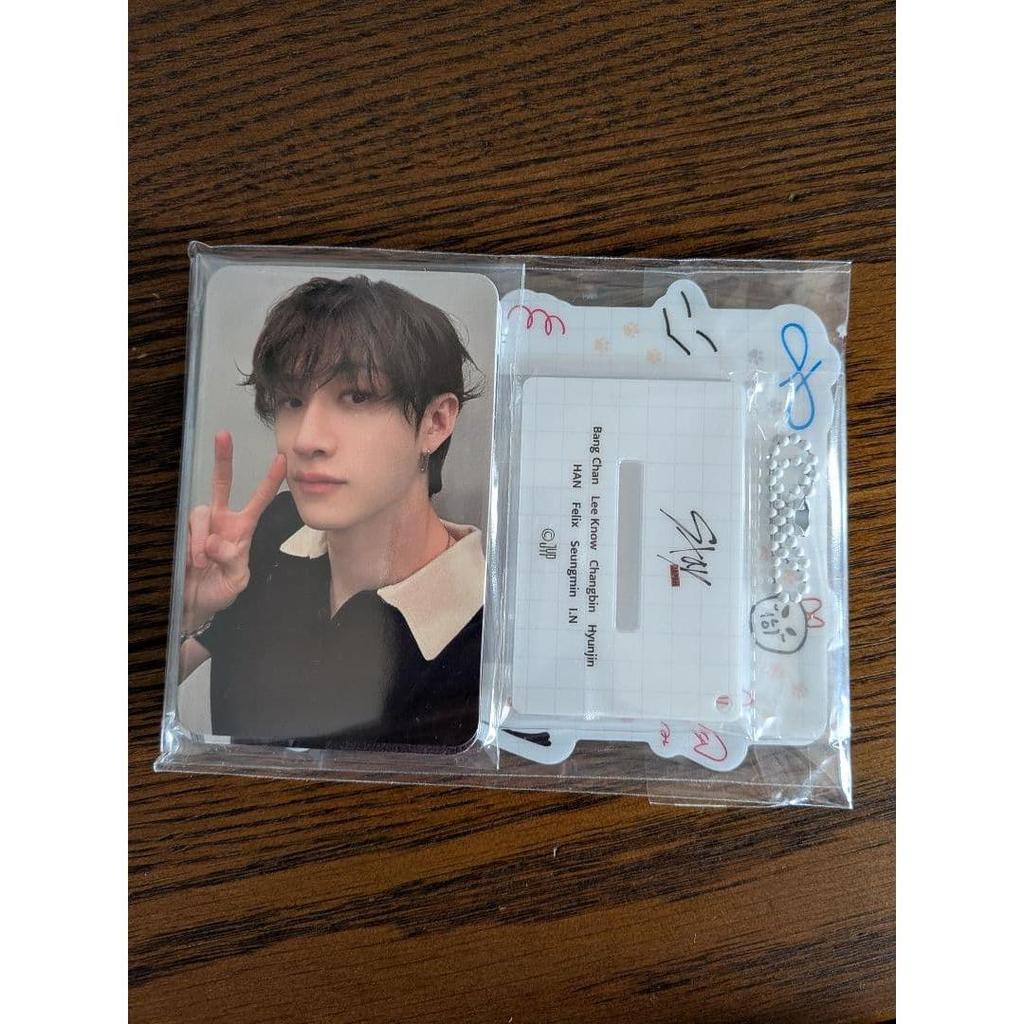 Б/у акриловая подставка для коллекционных карточек Skiz straykids с 8 коллекционными карточками (бонус за продление FC)