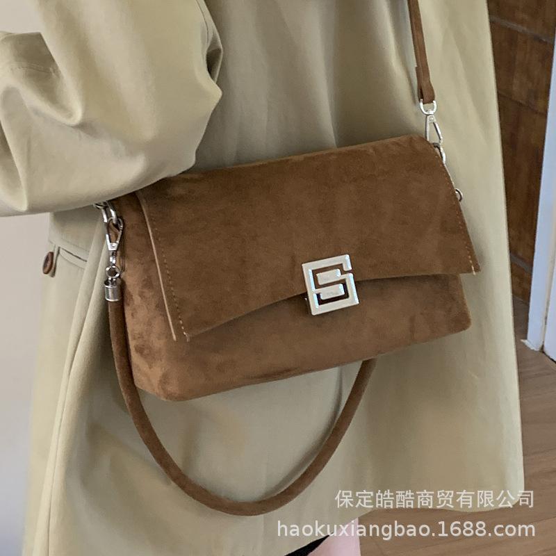 Сумка с высоким чувством моды женская 2025 новая осень и зима Майяр маленькая квадратная сумка ретро нишевый дизайн сумка через плечо