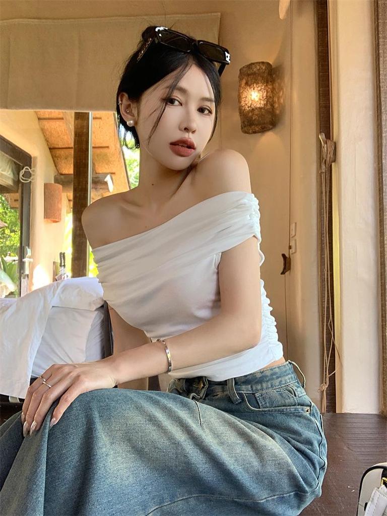 Женский облегающий топ на одно плечо с коротким рукавом - Летняя футболка с открытыми плечами