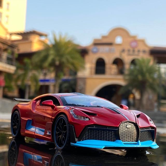 1 :32 Bugatti Veyron Divo Alloy Sports Car Model Diecast Metal Toy Vehicles Car Model Simulation Sound Light Collection Kids Gift
