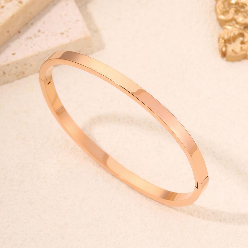 Женский высококачественный браслет из титановой стали, не тускнеющий, с полированной пряжкой-манжетой