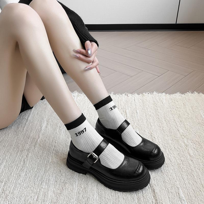 Ретро британский стиль, туфли Мэри Джейн с круглым носком и неглубоким вырезом, женские туфли на толстой подошве с ремешком на подъеме, черные кожаные туфли