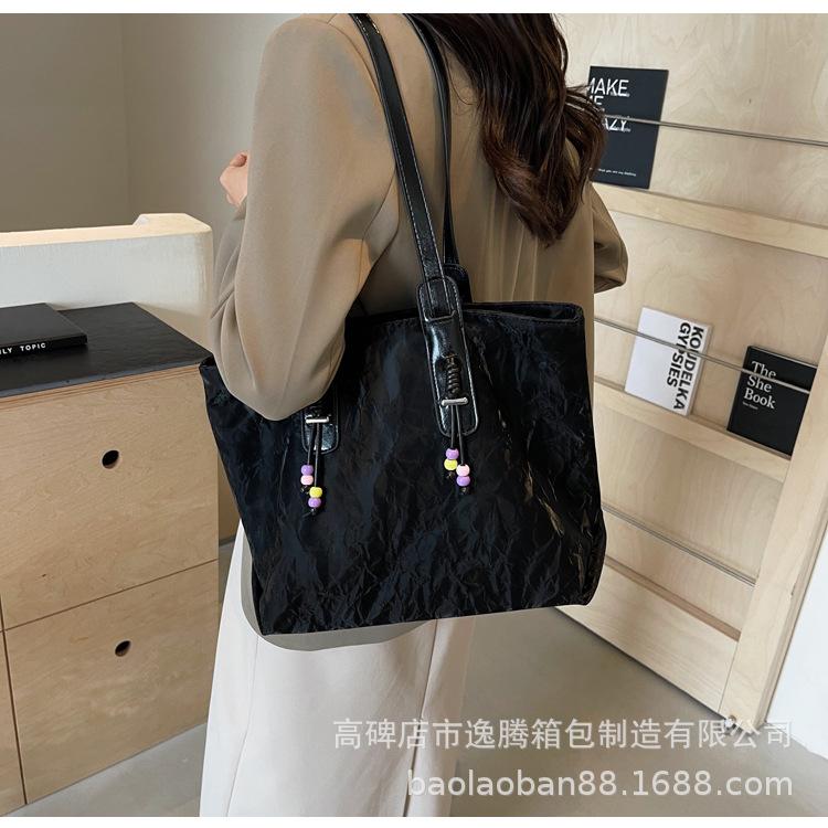 Повседневная женская сумка-тоут большой вместимости 2024 года, новая модная универсальная сумка через плечо для студентов колледжей и студентов, сумка для поездок на работу