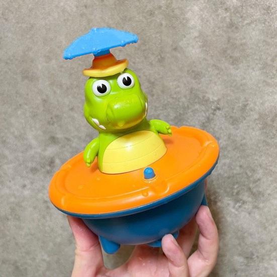 Автоматическое распыление Крокодил Игрушка для ванны Светодиодная подсветка и вращающаяся душевая лейка Веселый фонтан для ванны для мальчиков и девочек