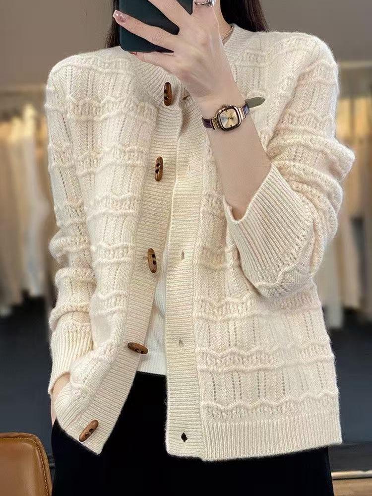 Women's Retro Loose Fit Wool Cardigan with Horn Buttons - Autumn/Winter Collection