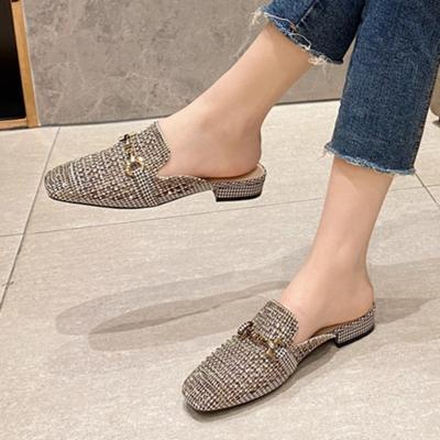 Обувь для женщин Высококачественные летние женские тапочки в клетку с металлическим украшением и квадратным носком Zapatillas De Mujer