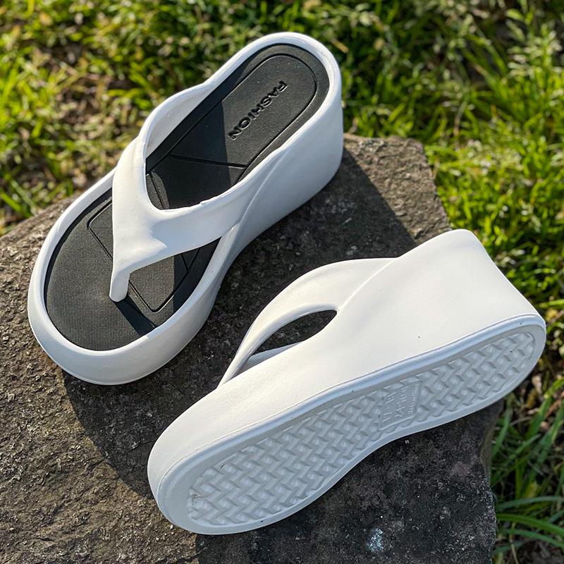 Летние шлепанцы, новые женские тапочки на толстой подошве, на платформе и танкетке, современные тапочки, женские сандалии из ЭВА