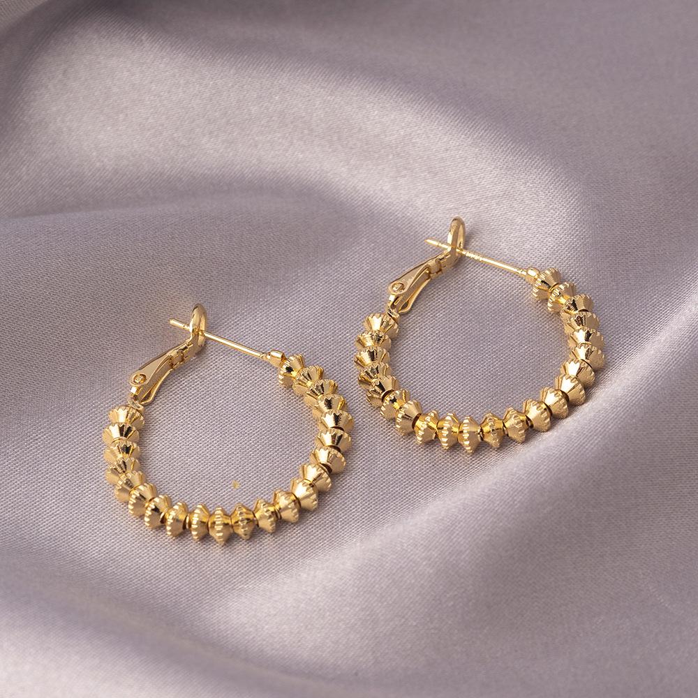 Серьги-иглы из серебра 925 пробы: Легкая роскошь, высококлассные пусеты и универсальный нишевый дизайн в виде колец для работы и стиля