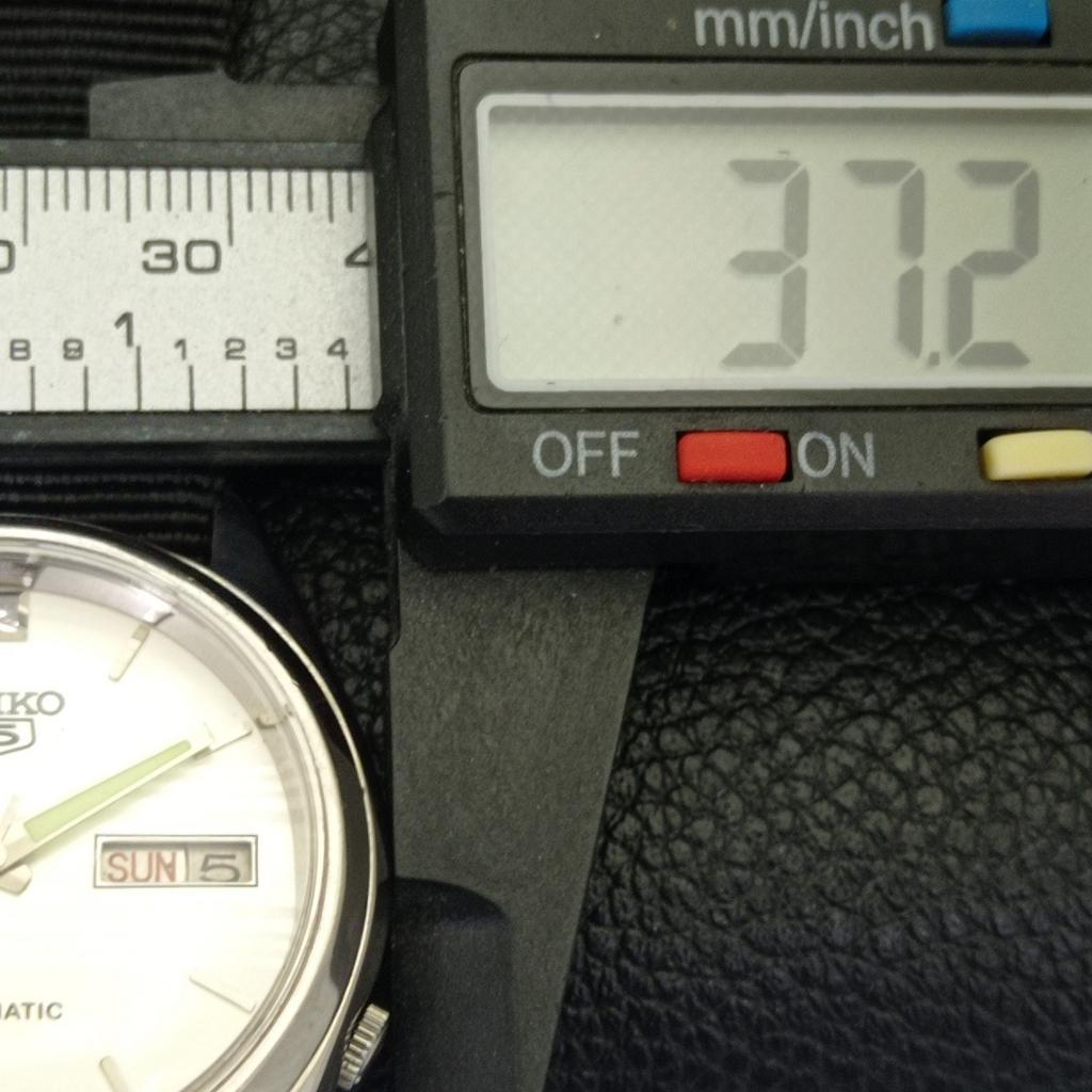 ВИНТАЖНЫЕ МУЖСКИЕ ЧАСЫ SEIKO 5 AUTOMATIC 7009A ЯПОНИЯ СЕРЕБРИСТЫЙ ЦИФЕРБЛАТ a701260-5 R206a-a701260