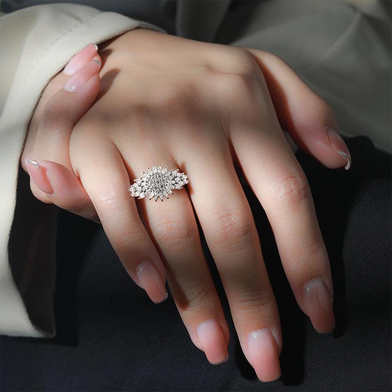 925 Sterling Silver 18K Gold Plated Sunflower Shape Paved Diamond Adjustable Open Ring for Women Wedding Party Jewelry Wholesale