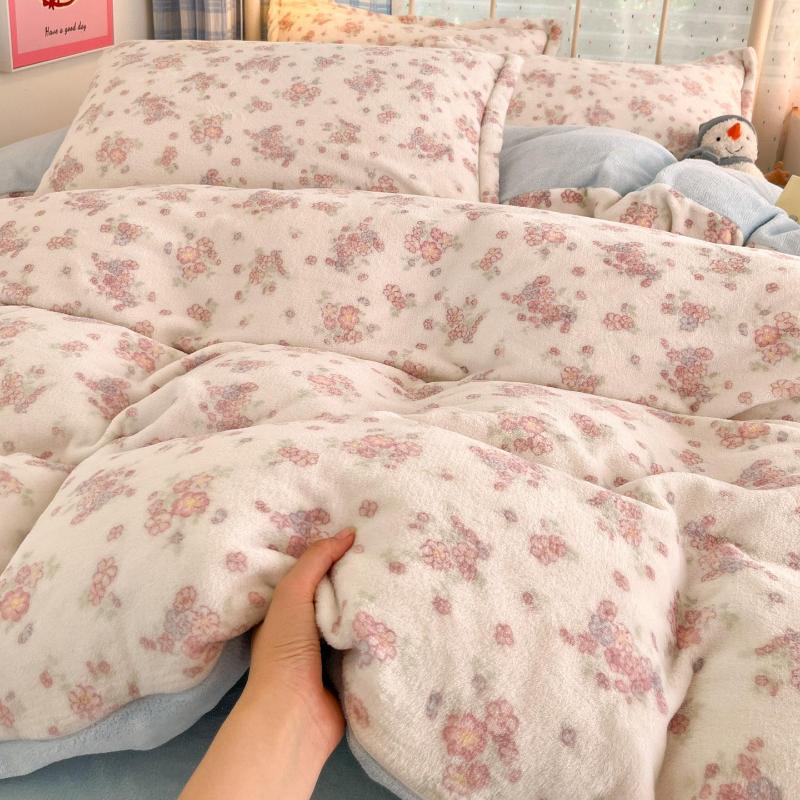 Winter Thickened Milk Fleece Bed Four-piece Set New Coral Fleece Flannel Single Quilt Cover Bed Sheet Three-piece Set Bedding