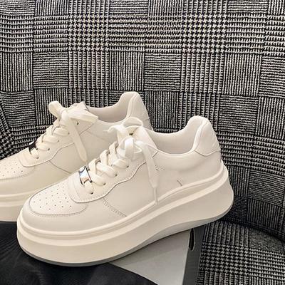 Кожаные туфли для женщин на ранней весне, новые белые туфли с толстой подошвой, увеличивающие рост, женская обувь, повседневная обувь, женская спортивная обувь