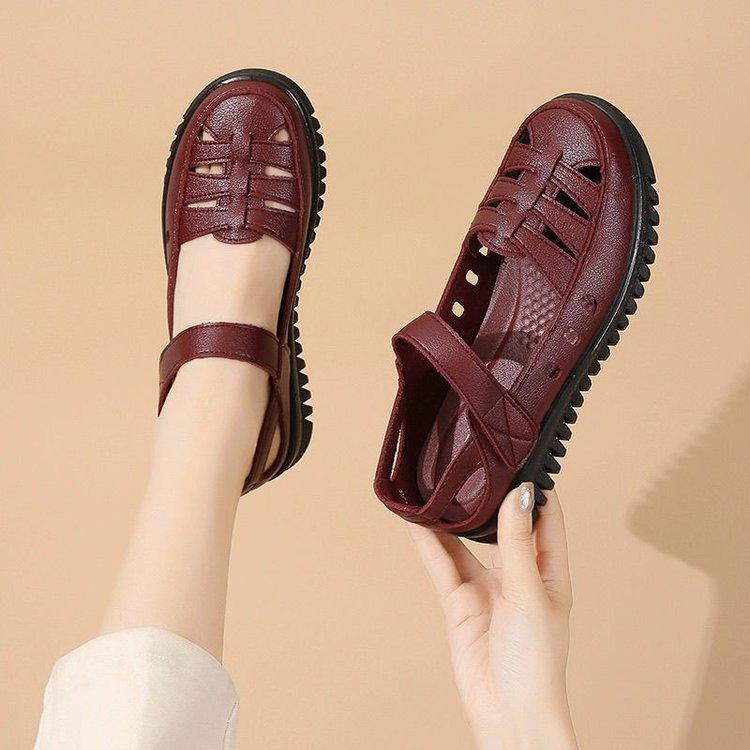 Мягкие кожаные туфли на мягкой подошве, сандалии с мягкой головкой, удобные женские нескользящие туфли, туфли с перфорацией, кожаные туфли для среднего и пожилого возраста.