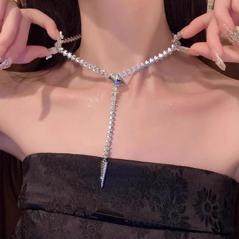 Love Heart Rivet Punk Choker Necklace - Y2K Subculture Clavicle Chain