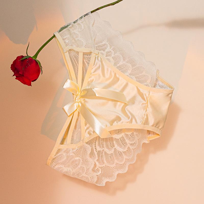 Атласные трусики-слипы со средней посадкой и кружевом - Сладкие и Сексуальные