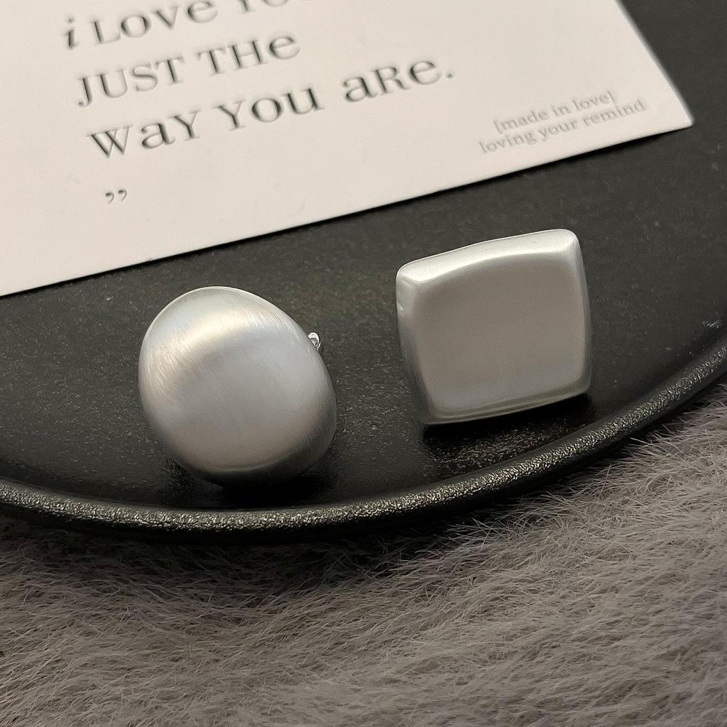 Серьги в стиле ретро из матового серебра с геометрической квадратной огранкой