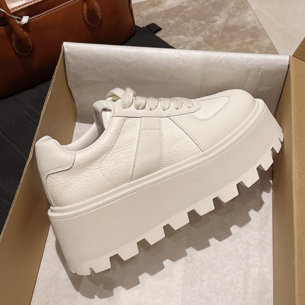 Модные женские кроссовки на высокой платформе 6 см, повседневная уличная обувь для скейтборда, удобные массивные кроссовки на шнуровке, спортивная обувь для бега, женская