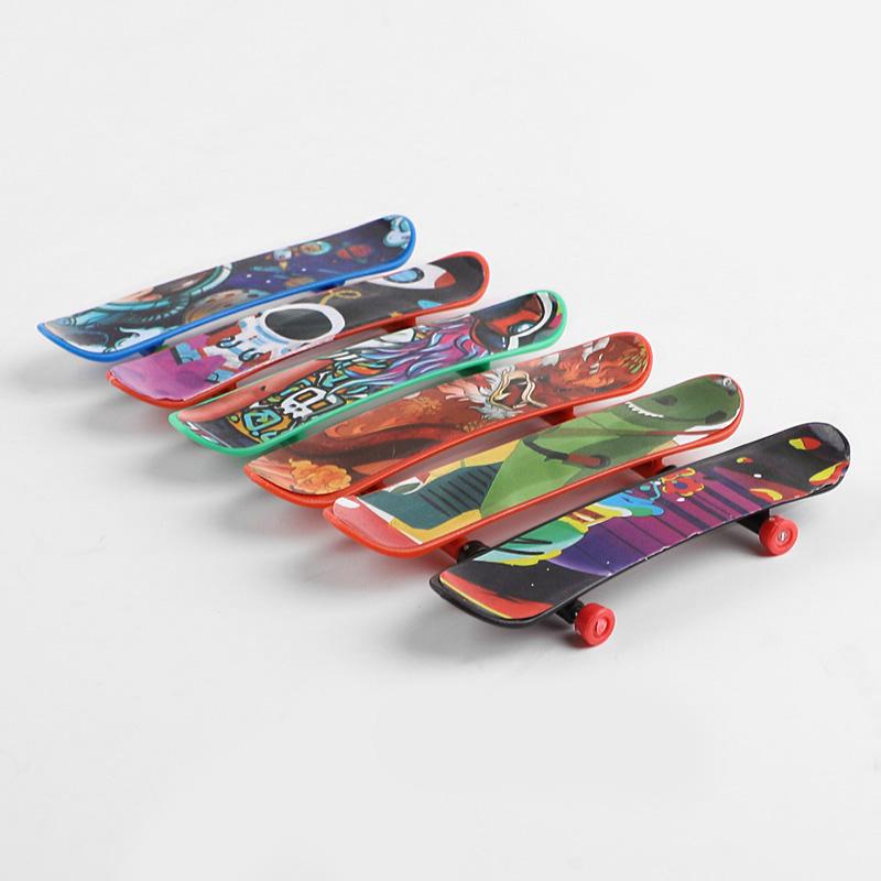 5-30 шт. Игрушки Finger Skateboard Креативные Fingerboards для кончиков пальцев Детские Мальчики Подарки на День Рождения Сувениры для вечеринки Наполнители для пиньяты Школьный подарок