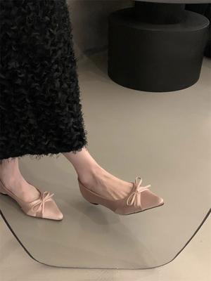 Нежные одинарные туфли вечерние туфли осень и зима новые универсальные модные увеличение внутренней высоты острый носок атласная юбка женские туфли