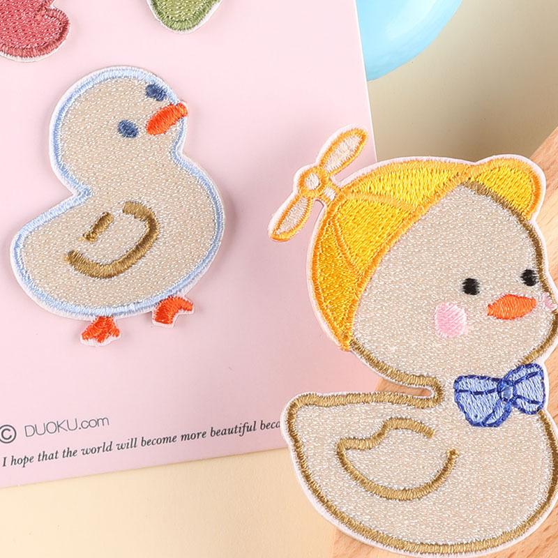 Вышитая этикетка для одежды, аксессуары, значок, симпатичная маленькая желтая утка, этикетка для ткани, руководство по эксплуатации, аксессуары, вышитая наклейка на ткань