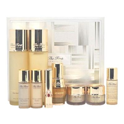Набор средств по уходу за кожей First Geniture Signature Смягчающий тоник 150 мл + Эмульсия 145 мл + 6 миниатюр + Красный бальзам для губ Роскошный антивозрастной набор