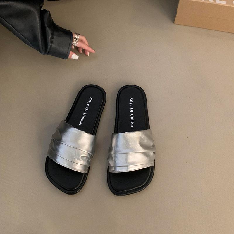 Silver flat-soled one-word drag shoes women's shoes wear new summer soft-soled beach sandals