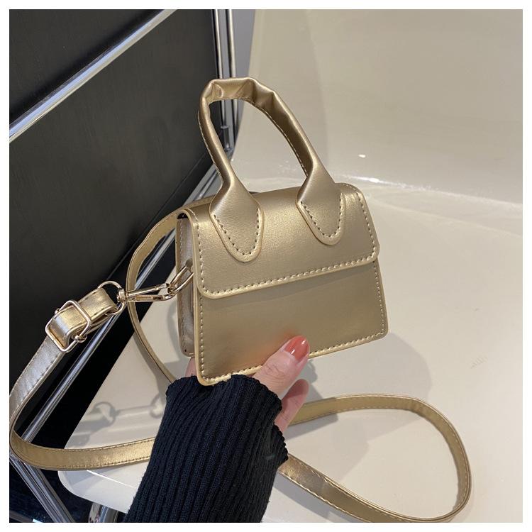 Однотонная женская сумка для поездок на работу 2024 года, новая модная трендовая сумка через плечо, простая повседневная сумка-мессенджер, маленькая квадратная сумка