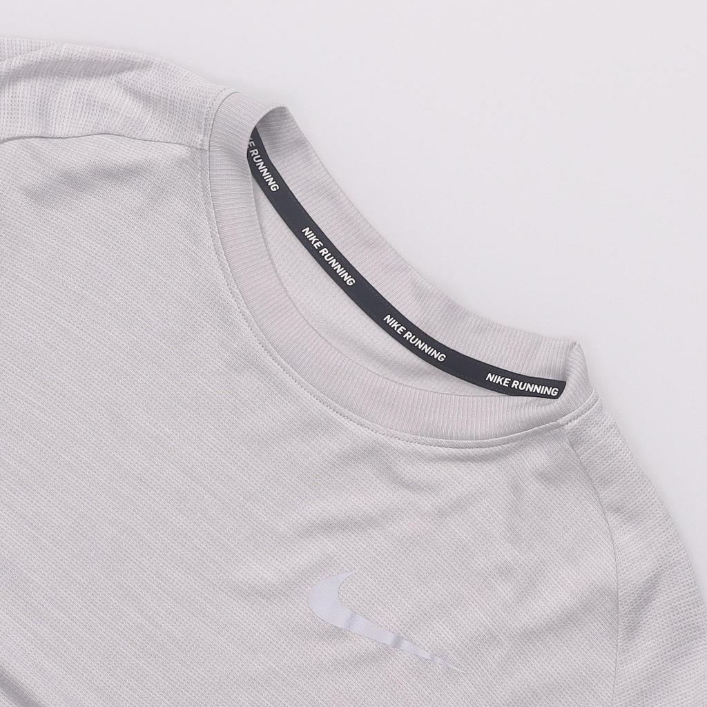 Nike Мужская футболка с длинным рукавом и круглым вырезом Medalist Dry с вышитым логотипом, серая 891425-027