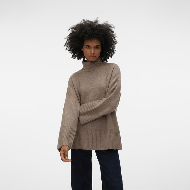 Женский свитер с высоким воротником и расклешенными рукавами VERO MODA