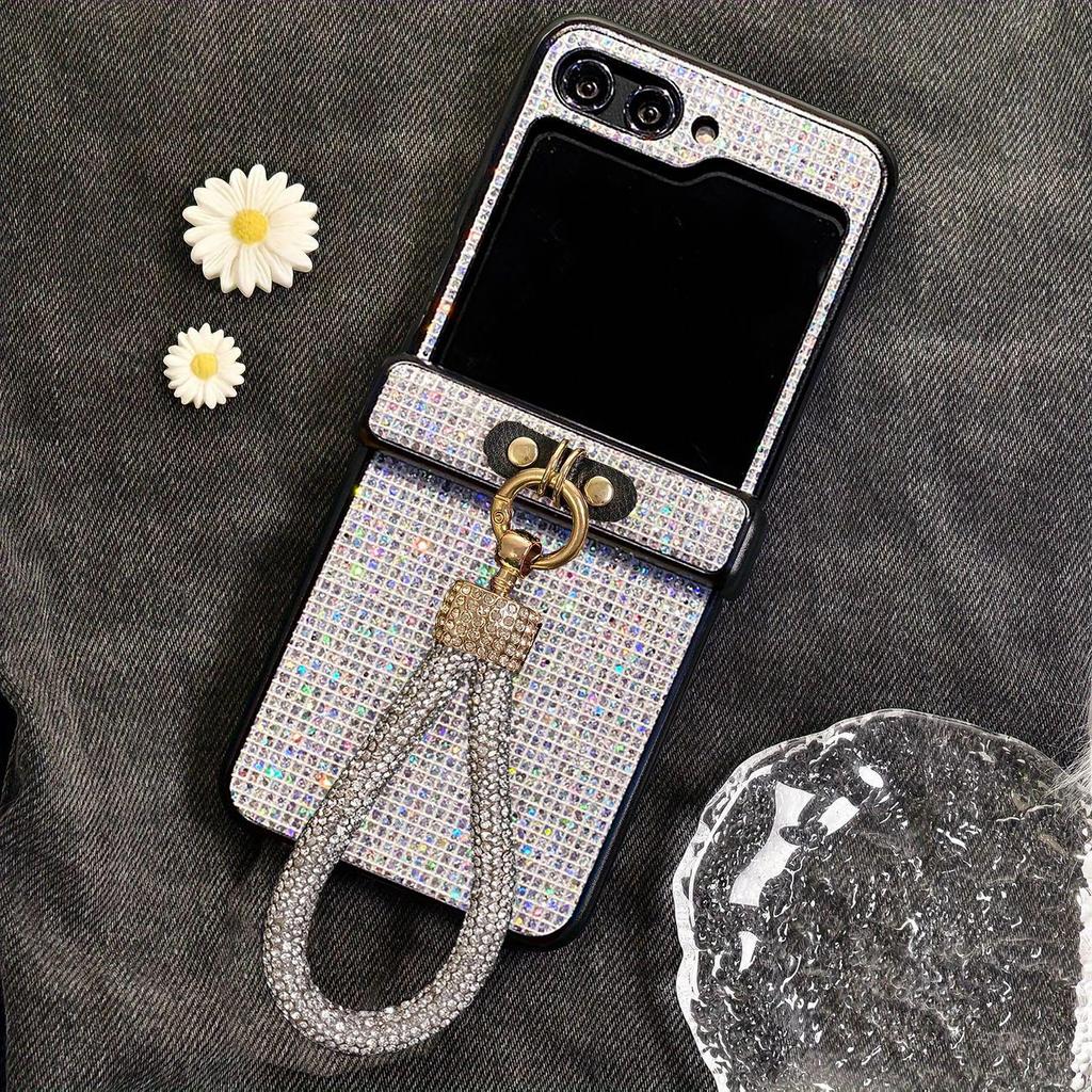 Защитный чехол-шнурок со стразами для Samsung Z Flip7 с полным покрытием и интегрированным шарниром