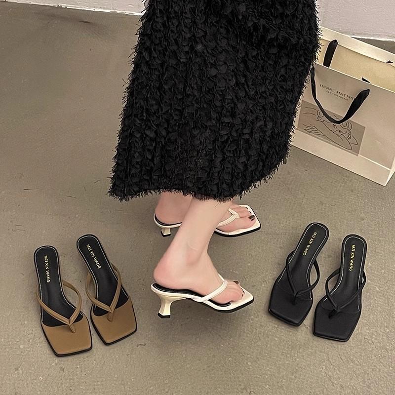 Шлепанцы шлепки женские лето 2025 европейские и американские квадратный носок интернет-знаменитость крутые шлепки тонкий каблук белые высокие каблуки универсальные