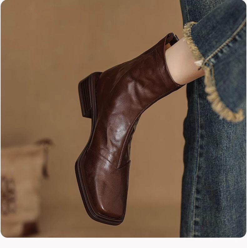 Lambskin Slimming Ankle Boots 2025: Women's Mid-Heel Vintage Martin Boots, Black Square Toe, Autumn/Winter Collection.