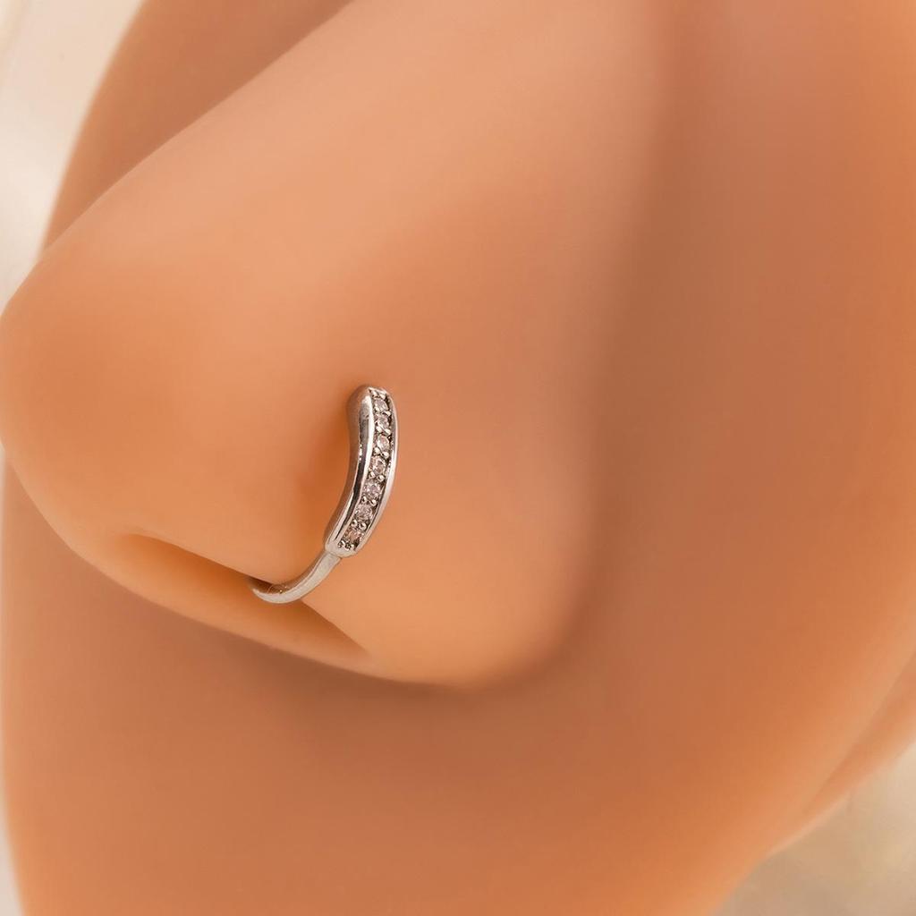 Кольцо для носа в виде листьев и цветов европейского и американского происхождения с бриллиантовой инкрустацией — элегантное, креативное, не требующее пирсинга.